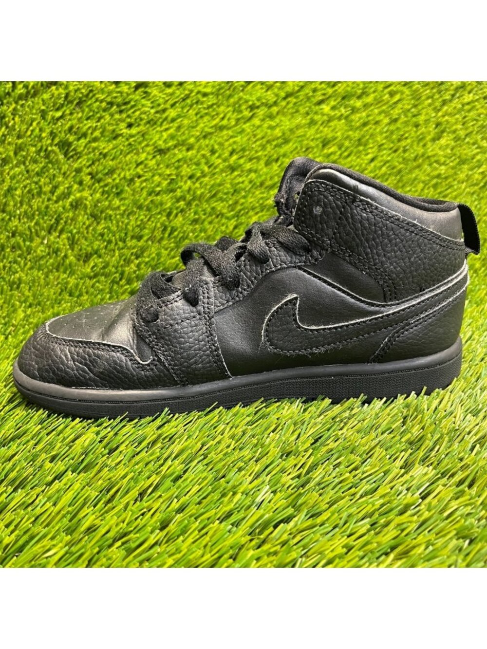 Nike Air Jordan 1 Mid Boys Size 3Y Triple Black Athletic Leather Shoes Sneakers